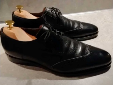 Veiling Van Bommel schoenen voor goede doel